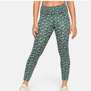 Outdoor Voices blue floral tech sweat leggings small
